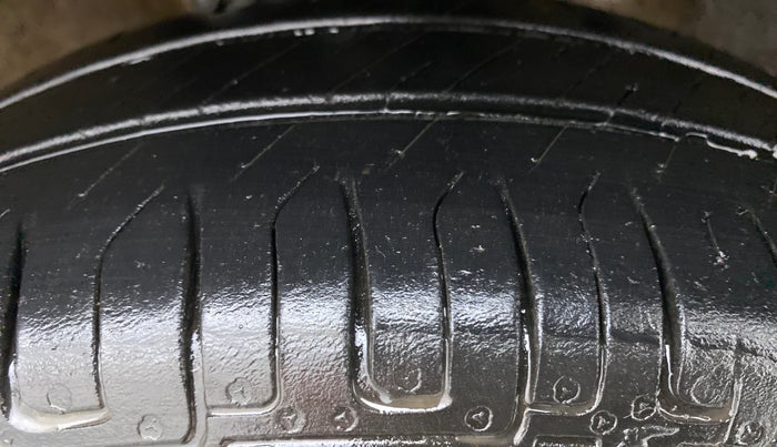2016 Maruti Wagon R 1.0 VXI, Petrol, Manual, 57,421 km, Right Front Tyre Tread