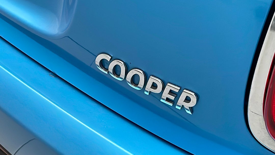 Badge (Boot Right Side)