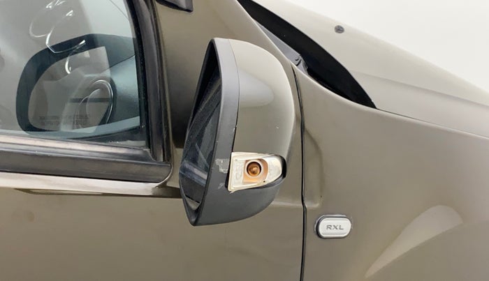 2017 Renault Duster RXL PETROL, Petrol, Manual, 50,772 km, Right rear-view mirror - Indicator light has minor damage