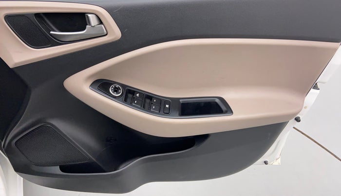 2014 Hyundai Elite i20 MAGNA 1.2, Petrol, Manual, 36,987 km, Driver Side Door Panels Control
