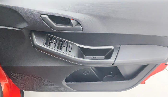 2022 Tata TIAGO NRG XZ AMT, Petrol, Automatic, 5,335 km, Driver Side Door Panels Control