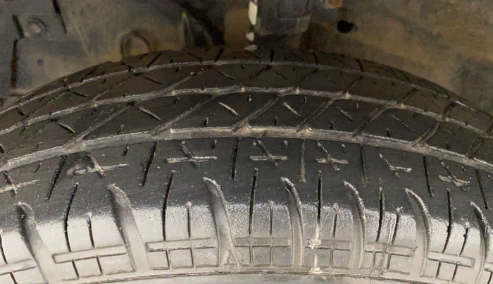 2017 Maruti Swift VXI, Petrol, Manual, 43,598 km, Left Front Tyre Tread
