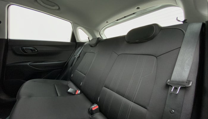 2020 Hyundai NEW I20 SPORTZ 1.2 AT, Petrol, Automatic, 9,259 km, Right Side Rear Door Cabin