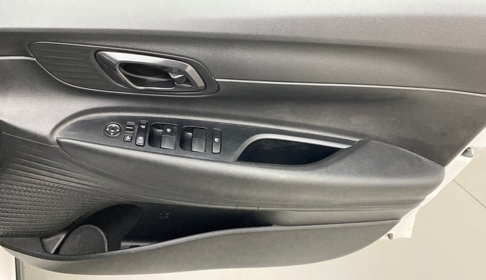 2020 Hyundai NEW I20 SPORTZ 1.2 AT, Petrol, Automatic, 9,259 km, Driver Side Door Panels Control