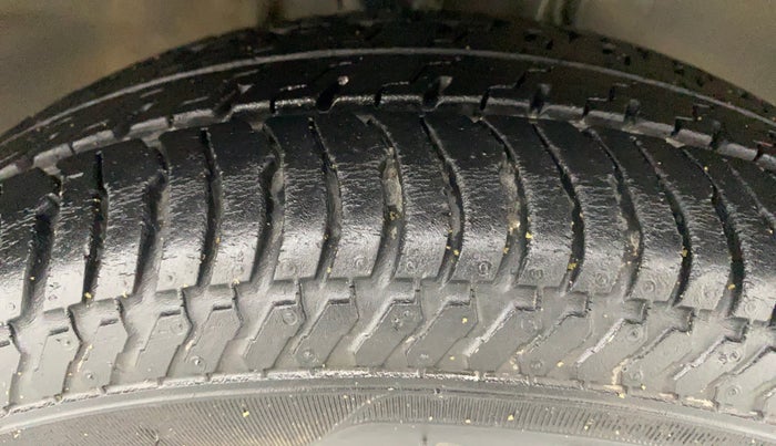 2019 Maruti Alto K10 VXI P, Petrol, Manual, 19,086 km, Right Front Tyre Tread