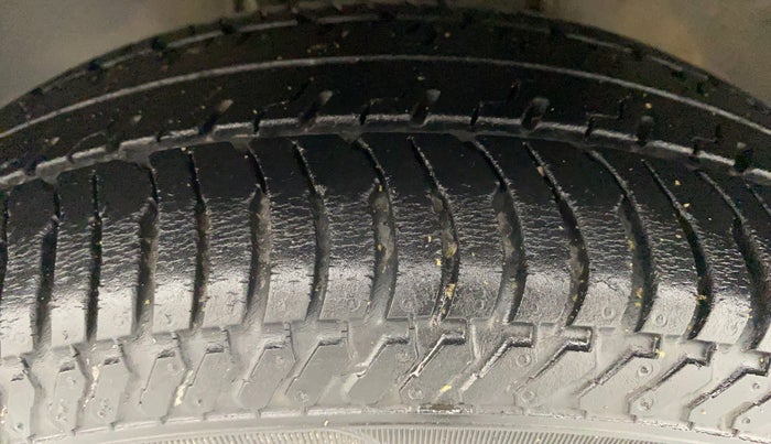 2019 Maruti Alto K10 VXI P, Petrol, Manual, 19,086 km, Left Front Tyre Tread