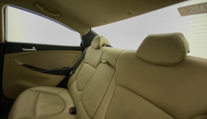 2014 Hyundai Verna FLUIDIC 1.6 VTVT SX AT, Petrol, Automatic, 55,030 km, Right Side Rear Door Cabin