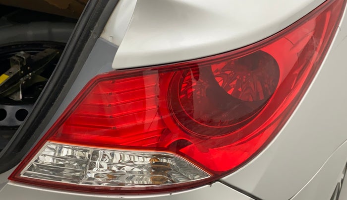 2014 Hyundai Verna FLUIDIC 1.6 VTVT SX AT, Petrol, Automatic, 55,030 km, Right tail light - Reverse gear light not functional
