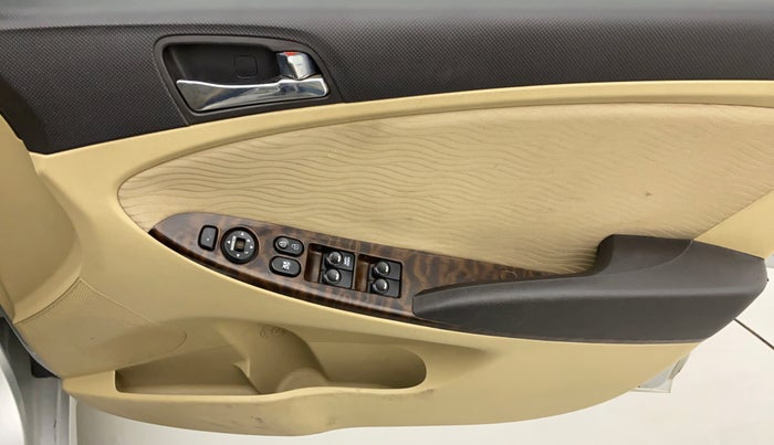 2014 Hyundai Verna FLUIDIC 1.6 VTVT SX AT, Petrol, Automatic, 55,030 km, Driver Side Door Panels Control