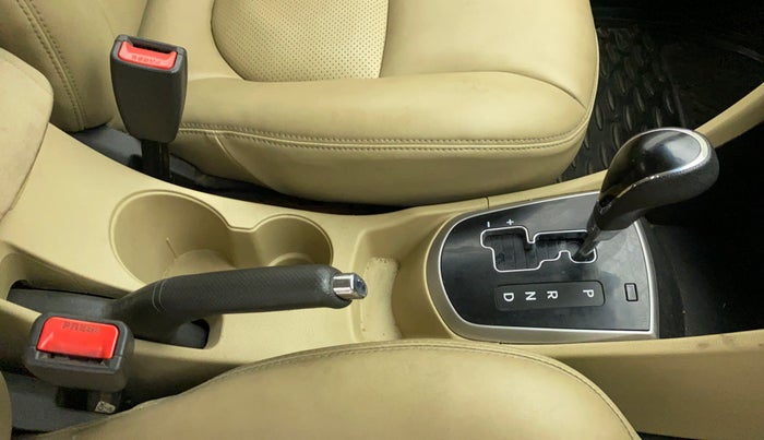 2014 Hyundai Verna FLUIDIC 1.6 VTVT SX AT, Petrol, Automatic, 55,030 km, Gear Lever
