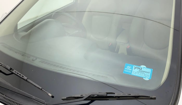 2014 Hyundai Verna FLUIDIC 1.6 VTVT SX AT, Petrol, Automatic, 55,030 km, Front windshield - Minor spot on windshield