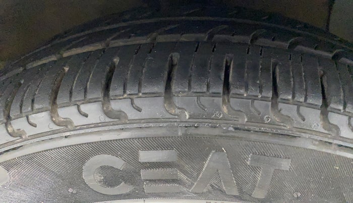 2016 Hyundai Xcent SX 1.2, Petrol, Manual, 57,043 km, Right Front Tyre Tread