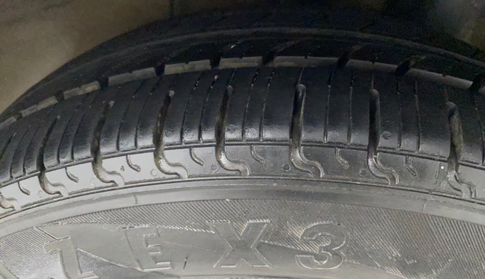 2016 Hyundai Xcent SX 1.2, Petrol, Manual, 57,043 km, Left Rear Tyre Tread