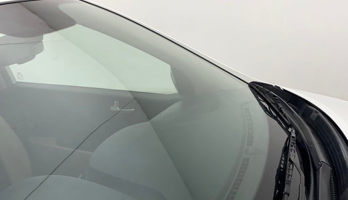 2016 Hyundai Xcent SX 1.2, Petrol, Manual, 57,043 km, Front windshield - Minor spot on windshield