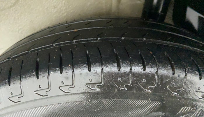 2017 Maruti IGNIS ZETA 1.2 K12, Petrol, Manual, 15,561 km, Left Rear Tyre Tread