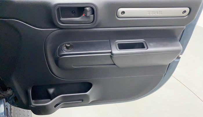 2021 Mahindra Thar LX PETROL HT 4WD AT, Petrol, Automatic, 5,043 km, Driver Side Door Panels Control