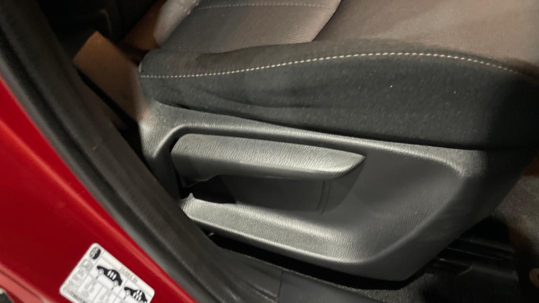 2019 Mazda CX-3 Maxx Sport (FWD), Automatic, 57649 km, Drivers Side Adjustment Panel
