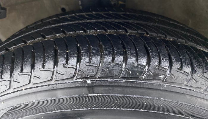 2015 Maruti Celerio VXI AGS, Petrol, Automatic, 48,045 km, Left Front Tyre Tread