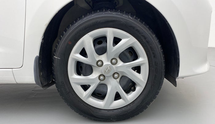 2017 Hyundai Grand i10 SPORTZ 1.2 KAPPA VTVT, Petrol, Manual, 13,765 km, Right Front Wheel