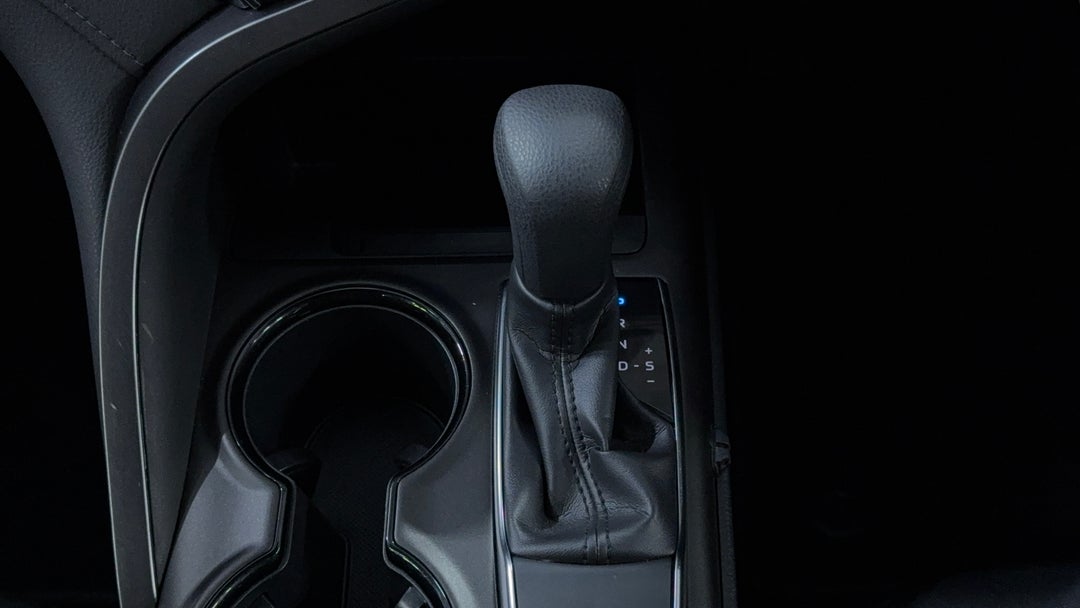 2022 Toyota Camry Ascent, Automatic, 21830 km, Gear Lever 