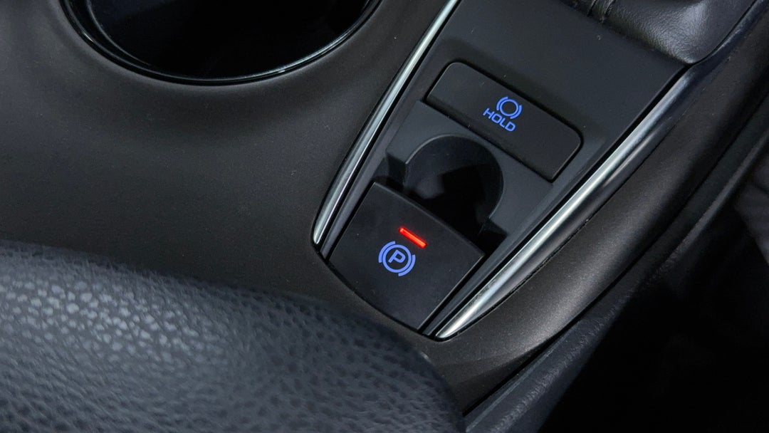 2022 Toyota Camry Ascent, Automatic, 21830 km, Handbrake