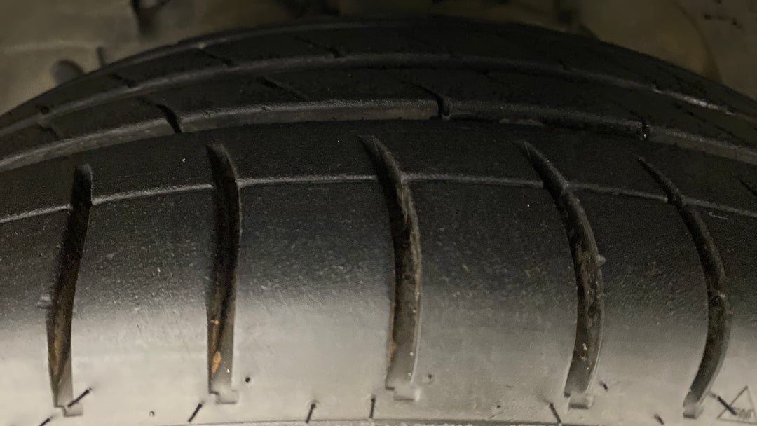 Left Front Tyre Tread