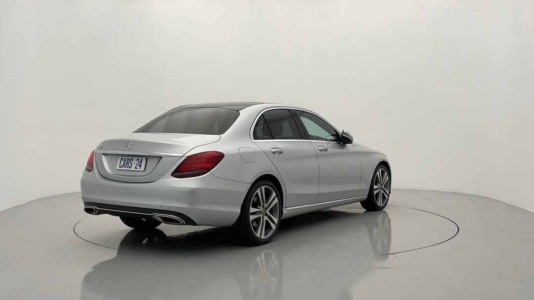 Right Back Diagonal (45- Degree) View