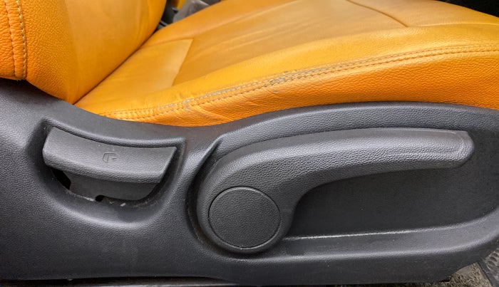 2016 Hyundai Elite i20 ASTA 1.2 (O), Petrol, Manual, 51,903 km, Driver Side Adjustment Panel