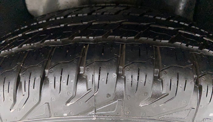 2014 Honda CRV 2.4 AT 4WD AVN, Petrol, Automatic, 1,03,683 km, Left Rear Tyre Tread
