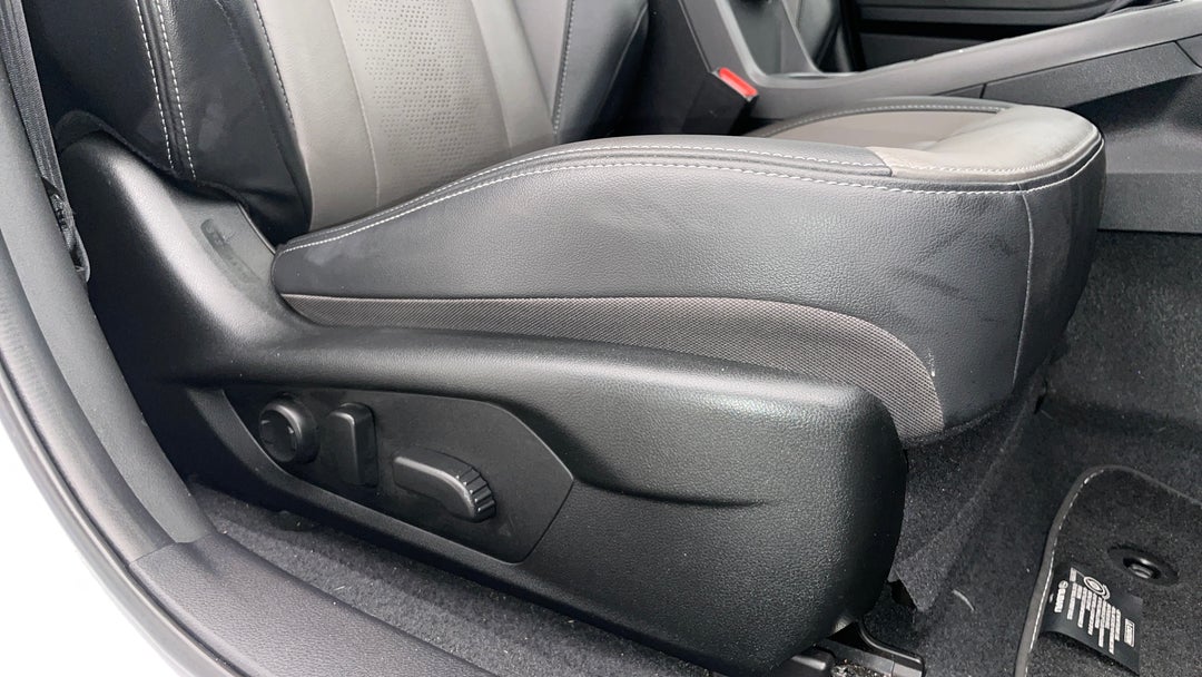 2023 Subaru Crosstrek AWD 2.0s, Automatic, 31017 km, Drivers Side Adjustment Panel