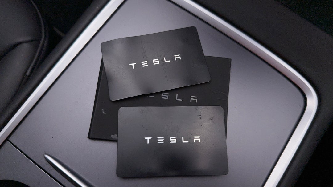 2021 Tesla Model 3 Standard Range Plus RWD, Automatic, 45634 km, Key Close-up