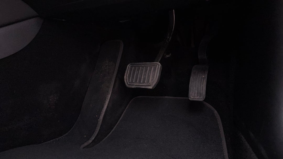 2021 Tesla Model 3 Standard Range Plus RWD, Automatic, 45634 km, Pedals and Footmat