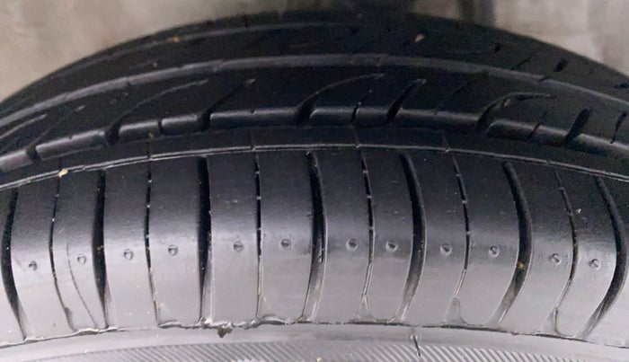 2018 Maruti Alto 800 LXI, Petrol, Manual, 44,879 km, Left Front Tyre Tread