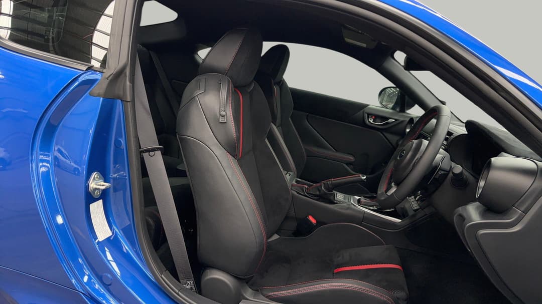 2025 Subaru Brz S, Automatic, 11951 km, Right Side Front Door Cabin View