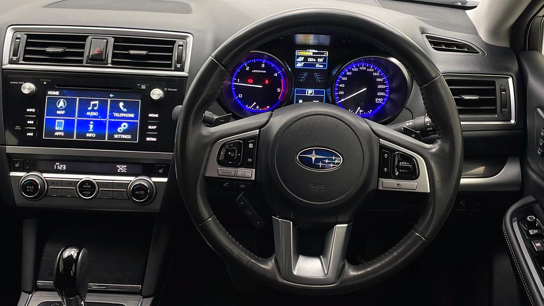 2017 Subaru Outback 2.0d Premium Awd, Automatic, 89933 km, Steering Wheel Close-up