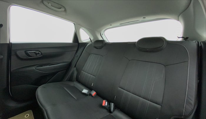 2021 Hyundai NEW I20 SPORTZ 1.2 MT, Petrol, Manual, 39,870 km, Right Side Rear Door Cabin