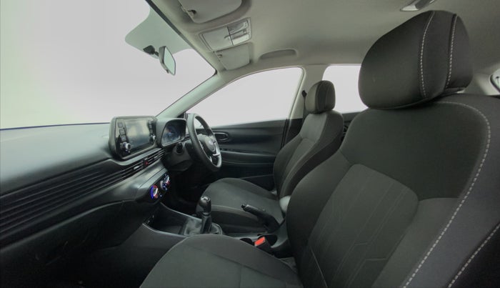 2021 Hyundai NEW I20 SPORTZ 1.2 MT, Petrol, Manual, 39,870 km, Right Side Front Door Cabin