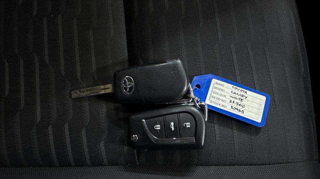 2017 Toyota Camry Altise, Automatic, 84007 km, Key Close-up