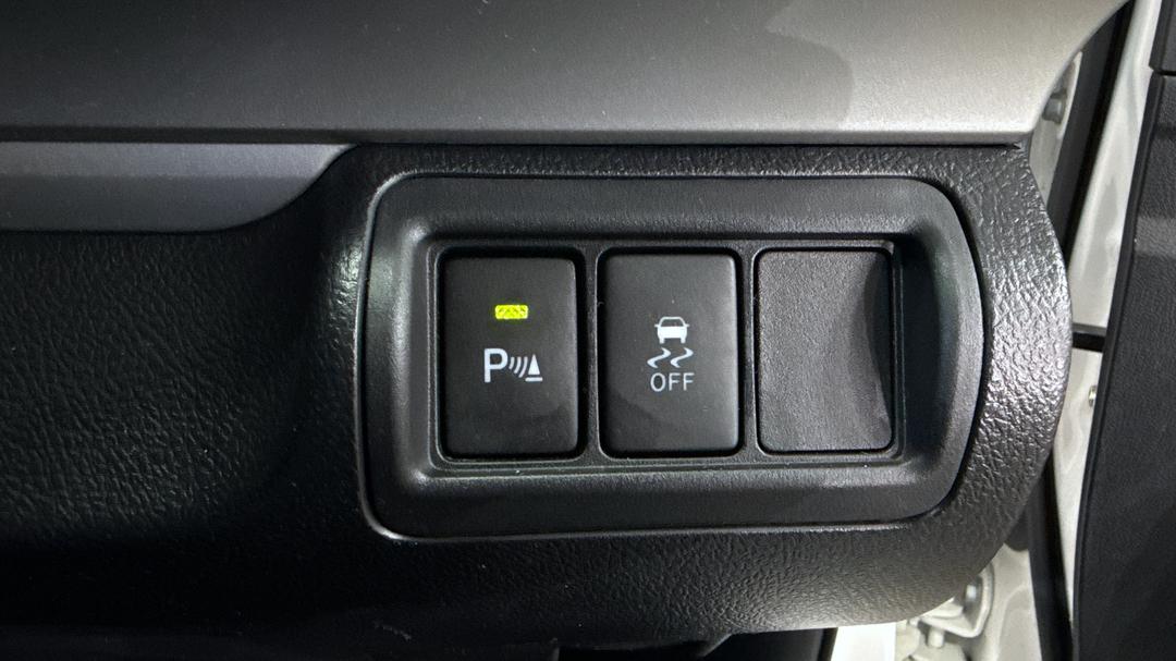 2017 Toyota Camry Altise, Automatic, 84007 km, Utility Switches/Buttons