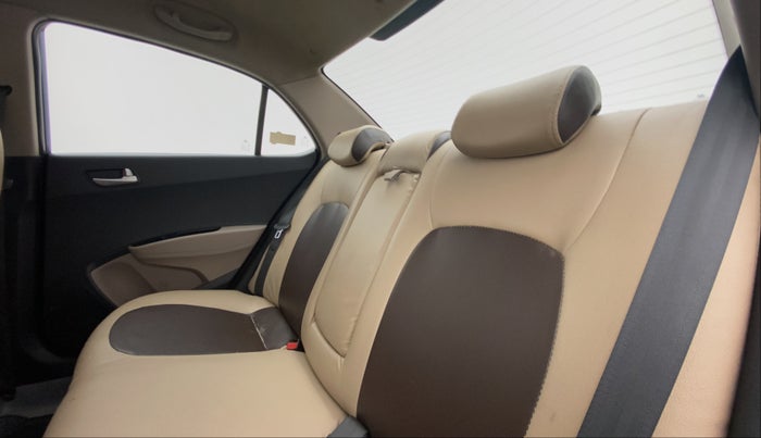 2014 Hyundai Xcent SX 1.2 OPT, Petrol, Manual, 63,875 km, Right Side Rear Door Cabin