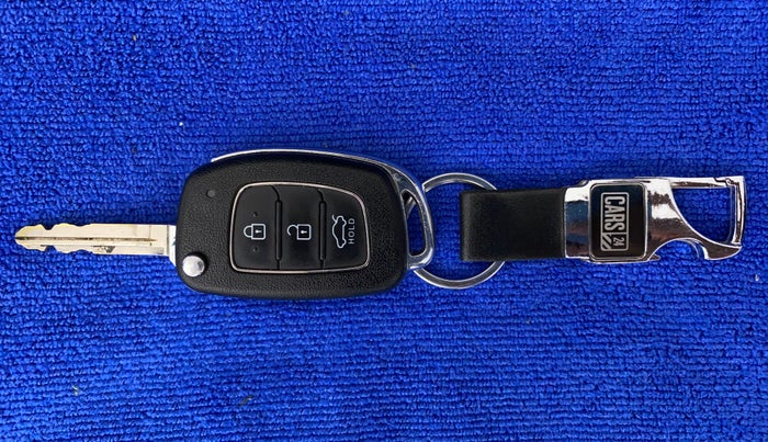 2021 Hyundai AURA S 1.2 CNG, CNG, Manual, 37,155 km, Key Close Up