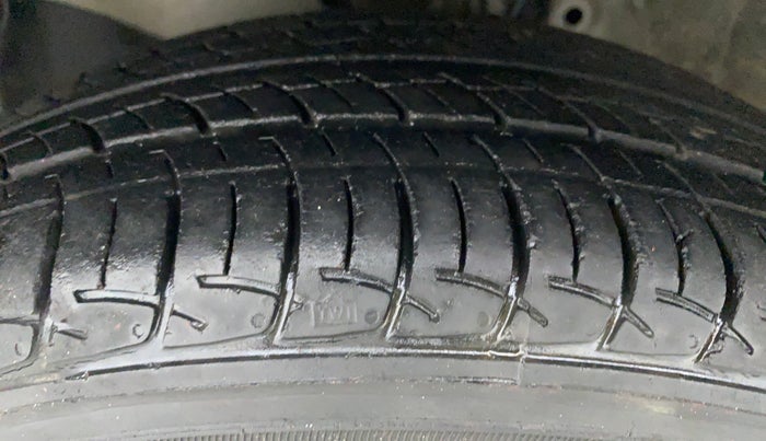 2016 Honda Amaze 1.2 SX MT I VTEC, Petrol, Manual, 29,081 km, Left Front Tyre Tread