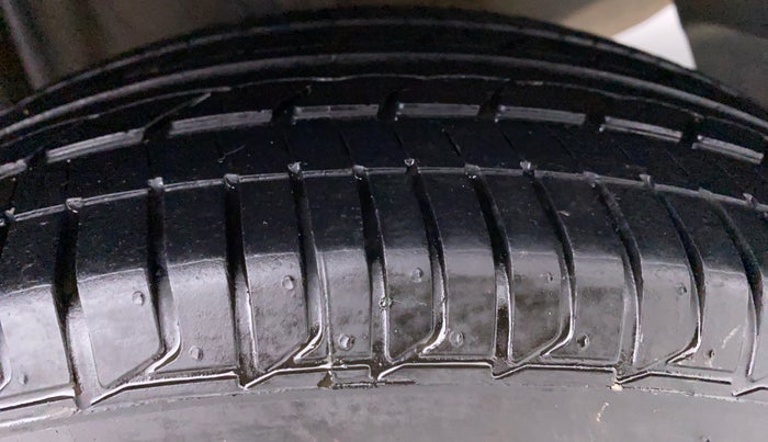 2016 Honda City V MT PETROL, Petrol, Manual, 72,154 km, Left Rear Tyre Tread