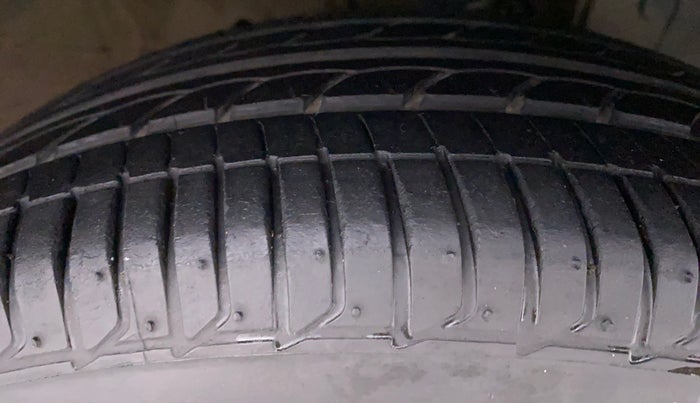 2016 Honda City V MT PETROL, Petrol, Manual, 72,154 km, Right Front Tyre Tread