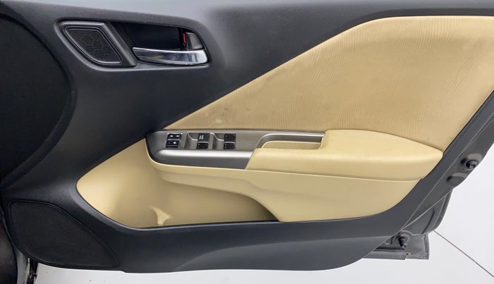 2016 Honda City V MT PETROL, Petrol, Manual, 72,154 km, Driver Side Door Panels Control