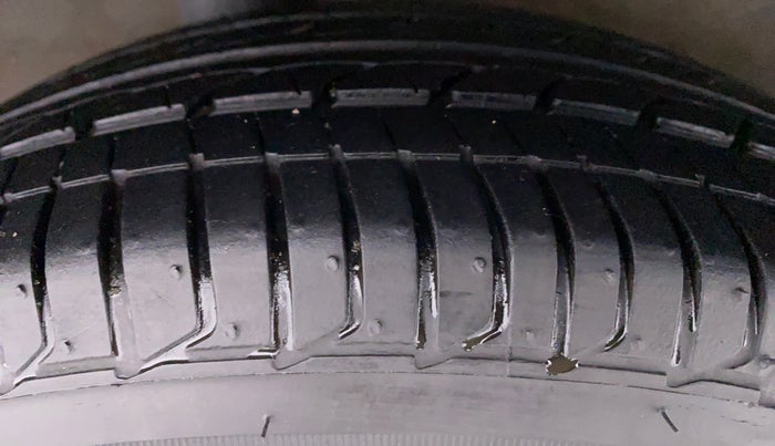2016 Honda City V MT PETROL, Petrol, Manual, 72,154 km, Right Rear Tyre Tread