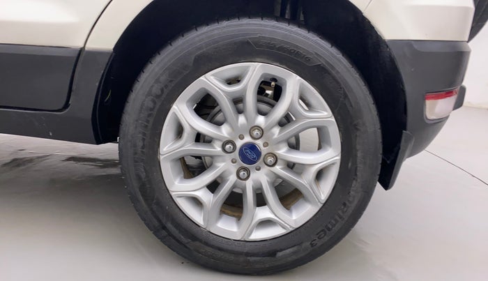 2015 Ford Ecosport 1.5TITANIUM TDCI, Diesel, Manual, 1,00,608 km, Left Rear Wheel