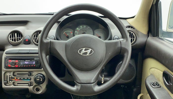 2011 Hyundai Santro Xing GL PLUS, CNG, Manual, 82,841 km, Steering Wheel Close Up