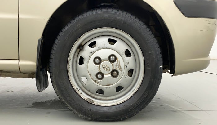 2011 Hyundai Santro Xing GL PLUS, CNG, Manual, 82,841 km, Right Front Wheel