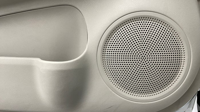 Nissan Sunny-Speakers